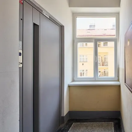 Prague Days - Spacious 3Bdr Apartment - Trendy Neighbourhood Exterior photo