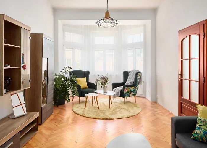 Prague Days - Spacious 3Bdr Apartment - Trendy Neighbourhood