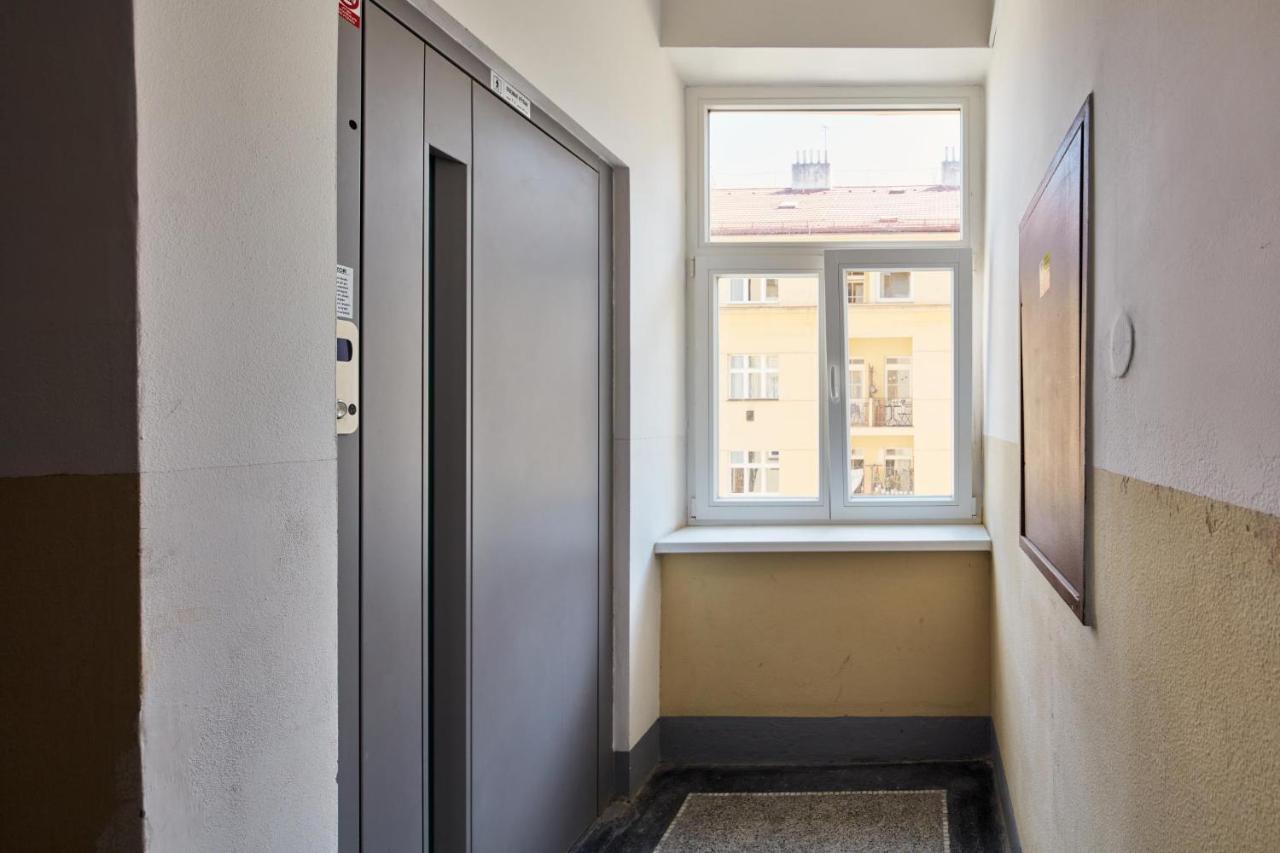 Days - Spacious 3bdr - Trendy Neighbourhood